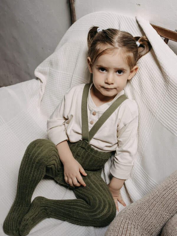 Granny Teddystrumpfhose mit Hosenträgern "Granny Teddy Footed Cotton Tights - Olive" – Bild 3