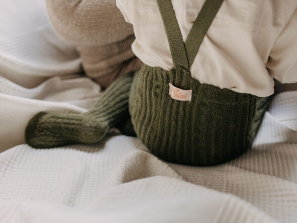 Granny Teddystrumpfhose mit Hosenträgern "Granny Teddy Footed Cotton Tights - Olive" – Bild 4